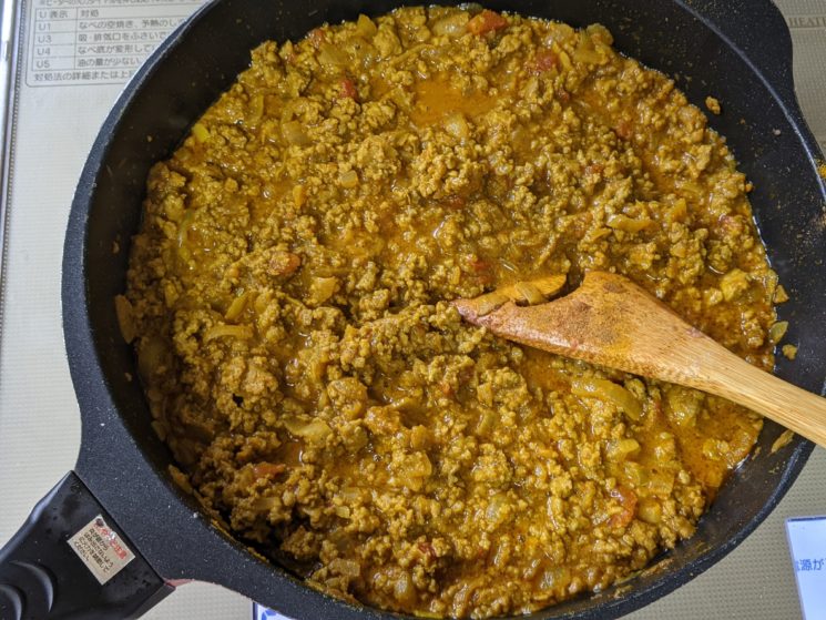 キーマカレー　煮込む